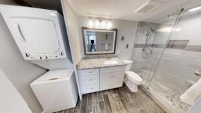 Unit 403-Fully renovated 2018, Gulf Beach views, FREE beach service